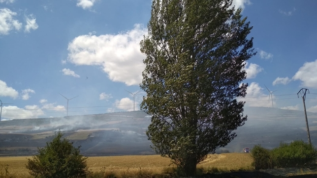 Controlan el incendio en Huérmeces y sofocan otro en Lara