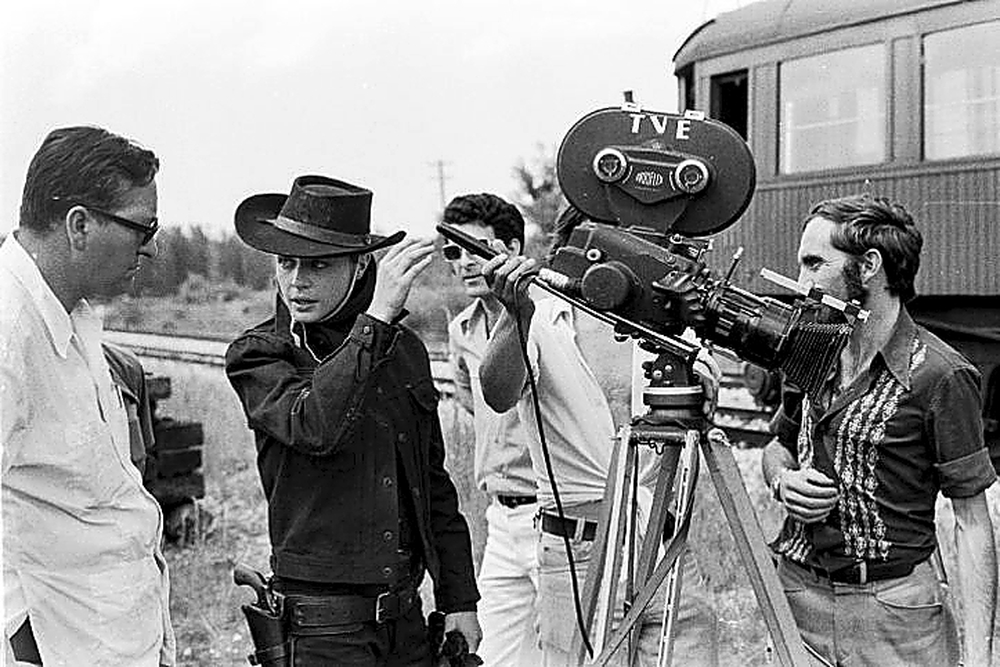 Claudia Cardinale disfrutó de su estancia en Burgos, a diferencia de Bardot, que siempre apareció rodeada de su séquito y no se dejó ver durante el rodaje salvo para lo imprescindible.  / FEDE