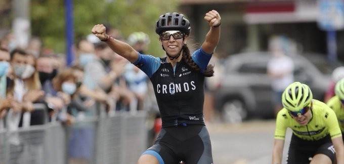 Sandra Alonso, del Cronos Casa Dorada, celebra su victoria en el Torneo Euskaldun.