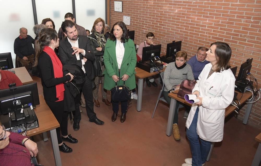 Con Esther Peña, en el aula de informática.