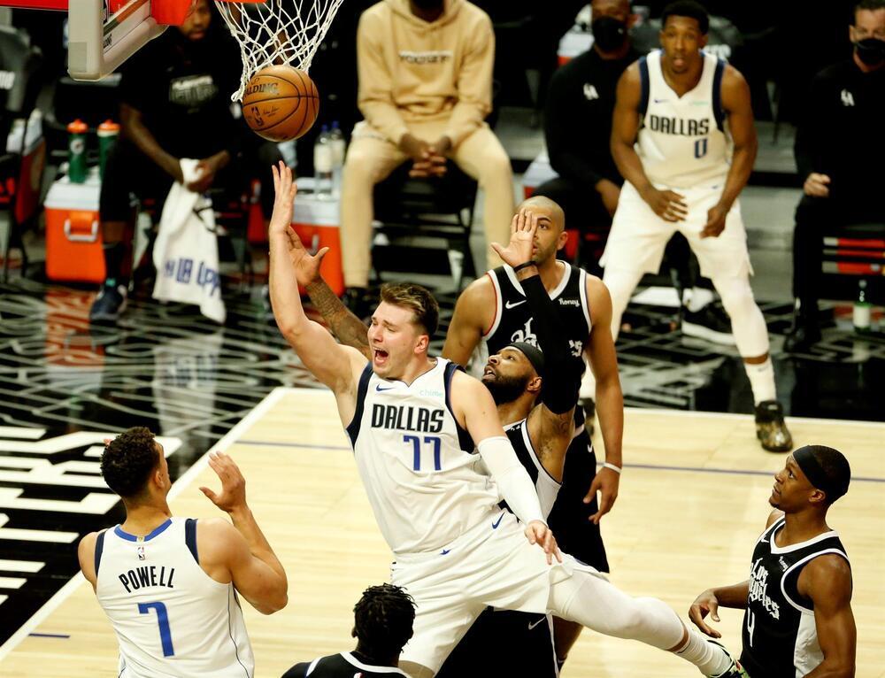 Doncic golpea primero y los Mavericks asustan a los Clippers