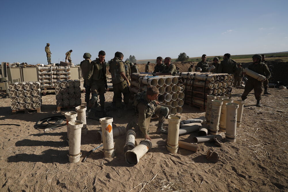 Israeli artillery at Gaza border  / ATEF SAFADI