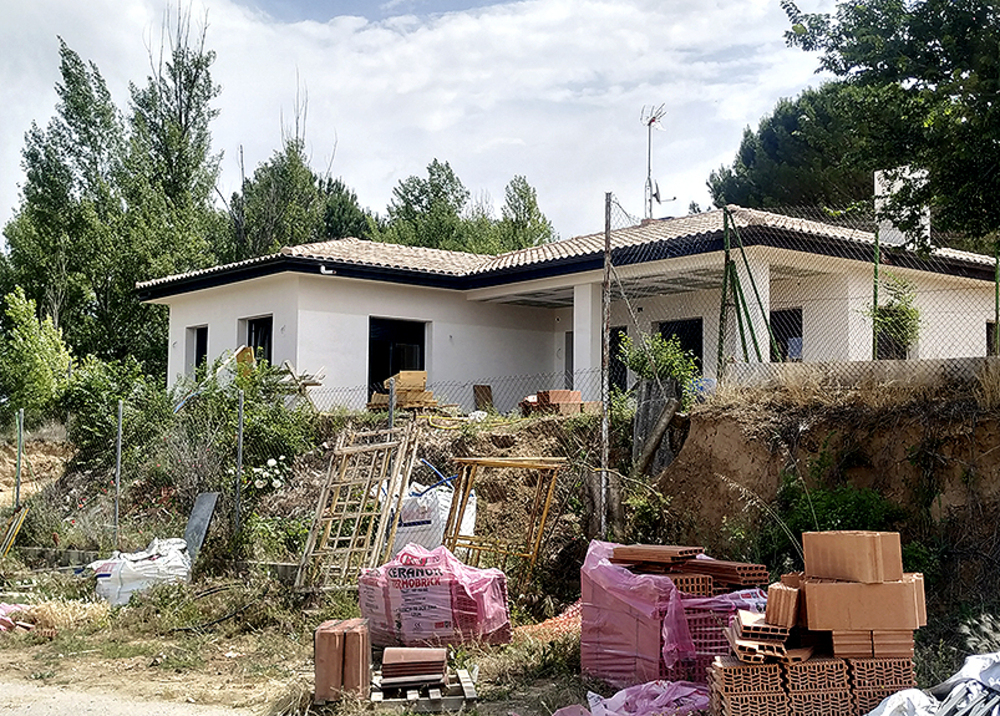 Una de las cuatro viviendas que ya se están construyendo en Villanueva de Gumiel. 
