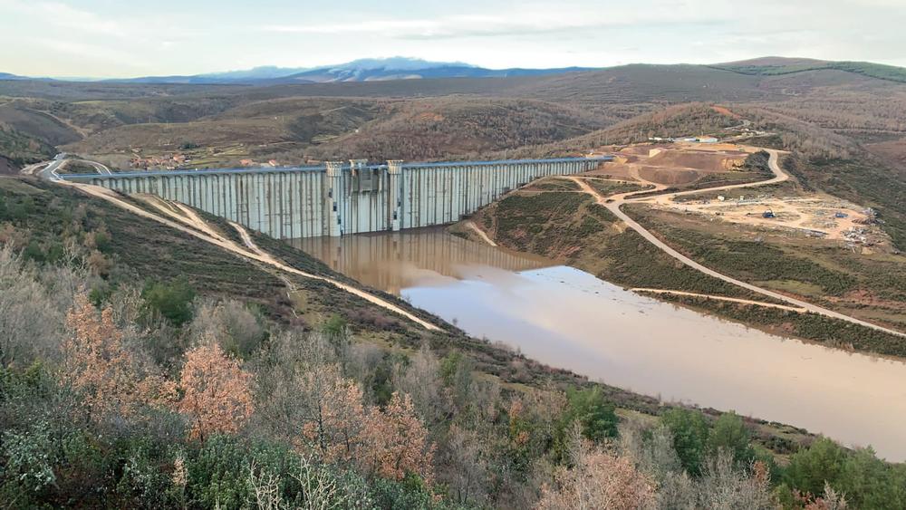 Castrovido ya contiene al río Arlanza.   / R. MATÍAS