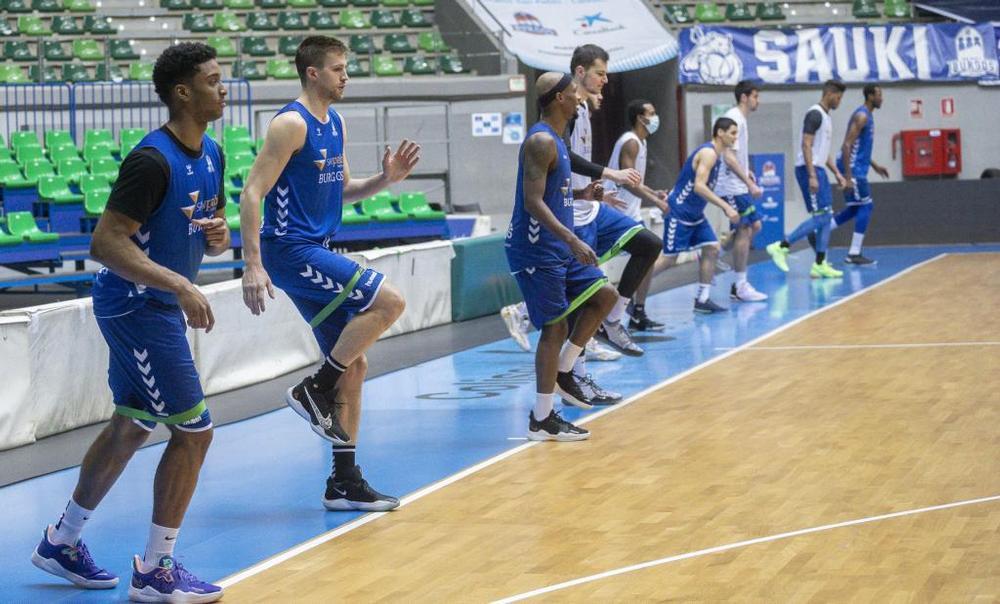 Último entrenamiento del San Pablo en el Coliseum antes de viajar a Riga.