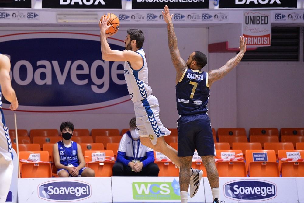 Partido entre el Hereda San Pablo y el Happy Casa Brindisi.  / @BASKETBALLCL