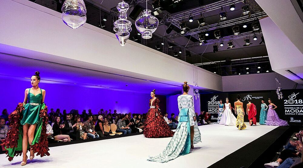 diseño de escenario de pasarela de desfile de moda