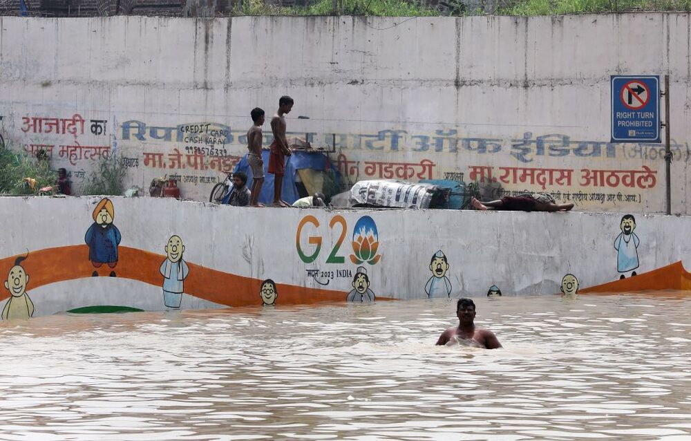 Yamuna river flows above danger mark in Delhi  / RAJAT GUPTA