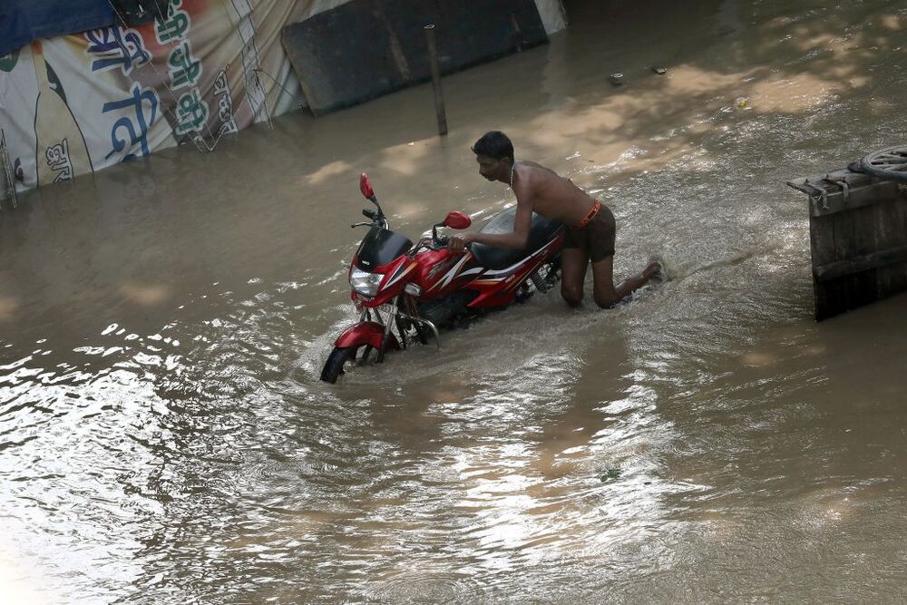 Delhi on high alert as Yamuna river crosses danger mark  / HARISH TYAGI