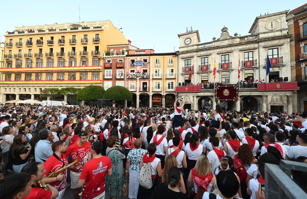 Sampedros 2023. Las fiestas de Burgos acaban de arrancar.  / RICARDO ORDÓÑEZ (ICAL)