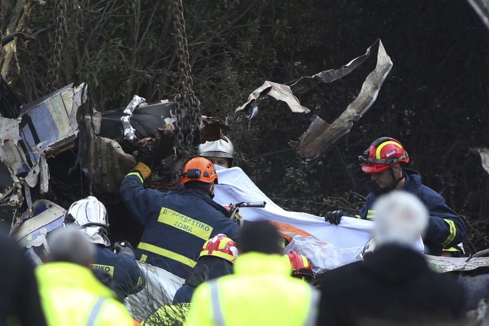 Scontro tra treni in Grecia almeno 32 morti  / ASSOCIATED PRESS/LAPRESSE