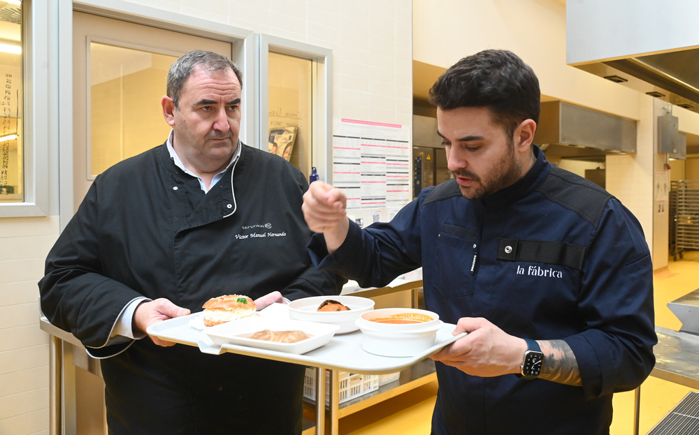 El chef de 'La Fábrica' Ricardo Temiño elabora el menú del Día de Reyes para los pacientes del HUBU.