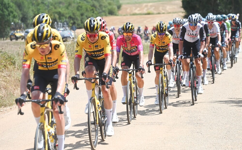 Cuarta etapa de la Vuelta a Burgos, con salida desde Santa Gadea del Cid y llegada a Pradoluengo, con la meta en la cima de un puerto de tercera categoría.  / RICARDO ORDÓÑEZ (ICAL)