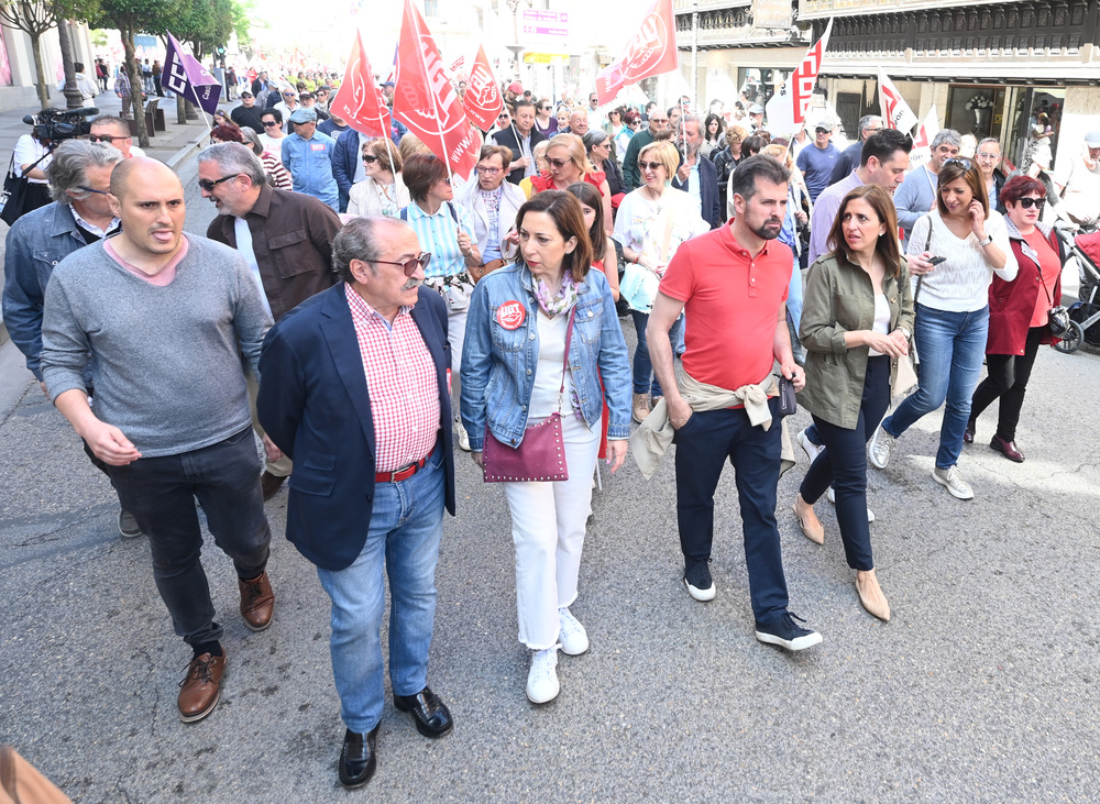 Manifestación por el Día del Trabajador en las calles de Burgos.  / RICARDO ORDÓÑEZ (ICAL)