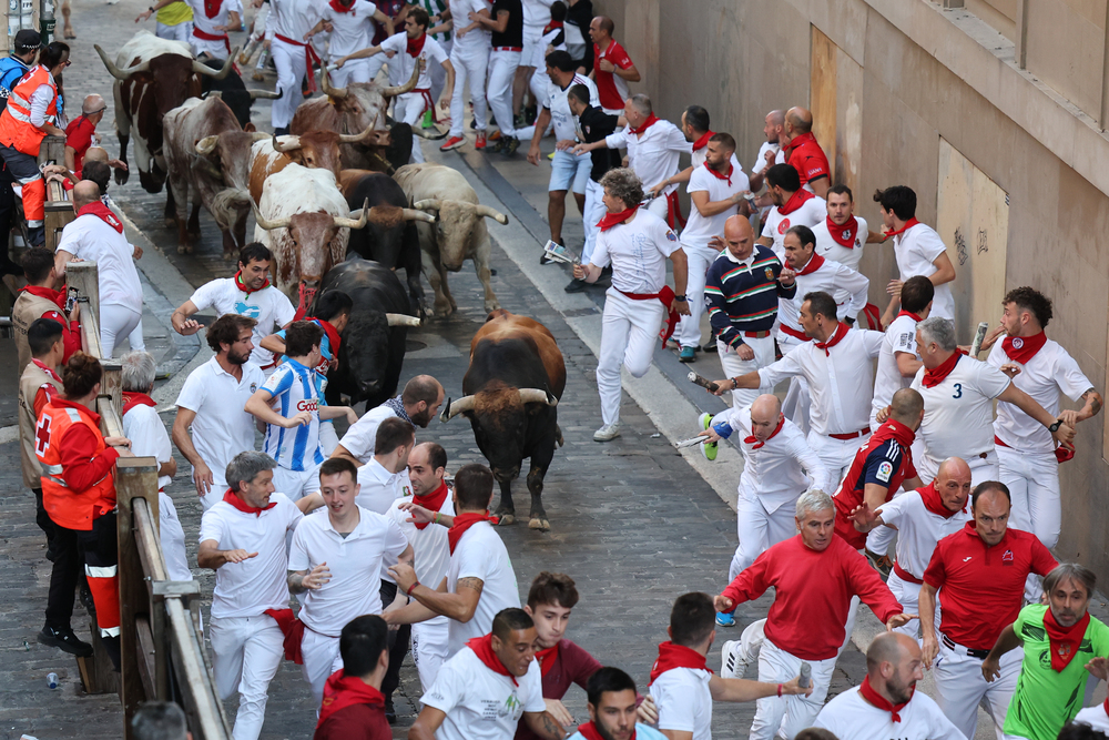 Cuarto encierro de los sanfermines 2023  / EFE