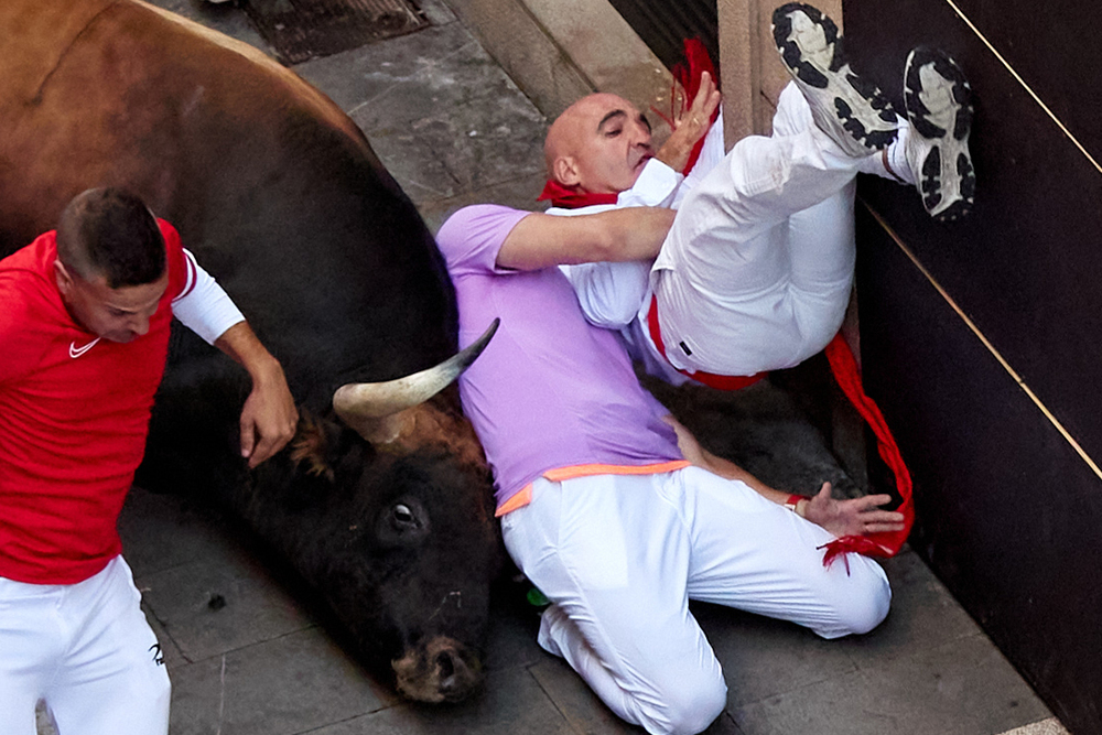 Cuarto encierro de los sanfermines 2023  / EFE