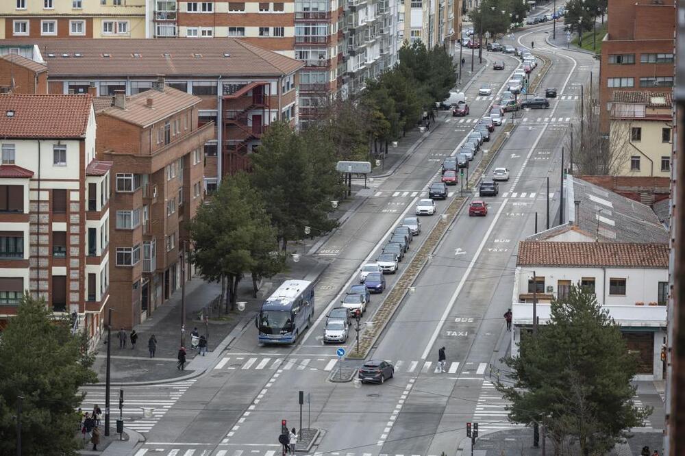 La poca duración de los semáforos provocó grandes retenciones en ambos sentidos.