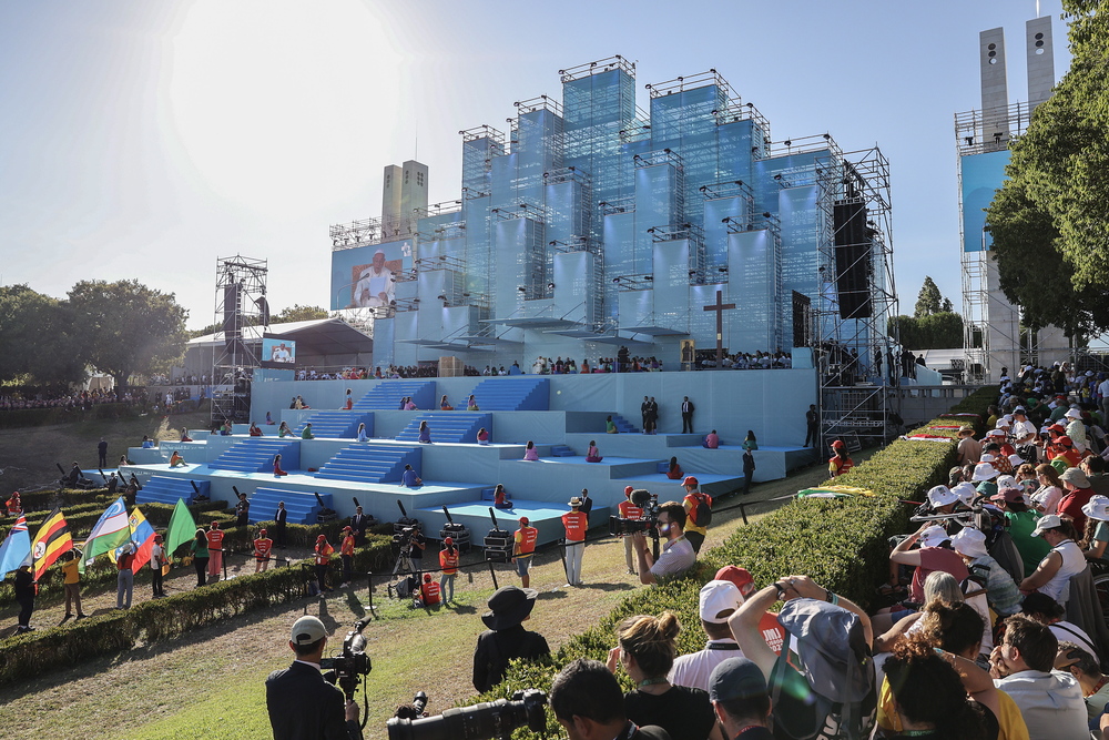 Pope Francis attends welcome ceremony at Meeting Hill during World Youth Day  / EFE