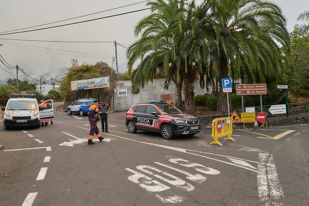 El incendio en Tenerife se agrava en la zona norte provocando nuevas evacuaciones  / EUROPA PRESS