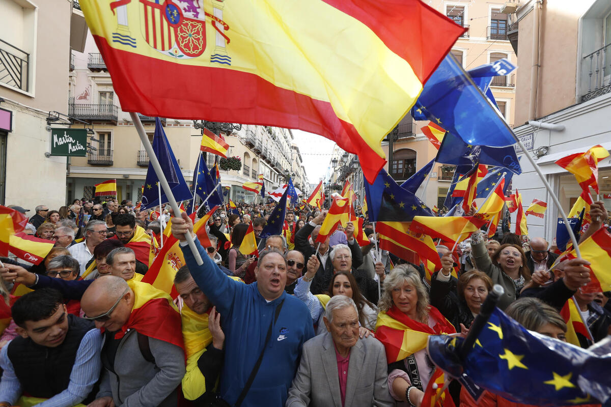 La derecha convoca protestas en toda España contra la amnistía a los independentistas catalanes  / MARISCAL AGENCIA EFE