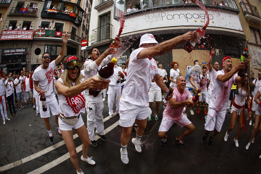 Pamplona cuenta las horas para unos Sanfermines con cifras previas a la pandemia  / RODRIGO JIMÉNEZ