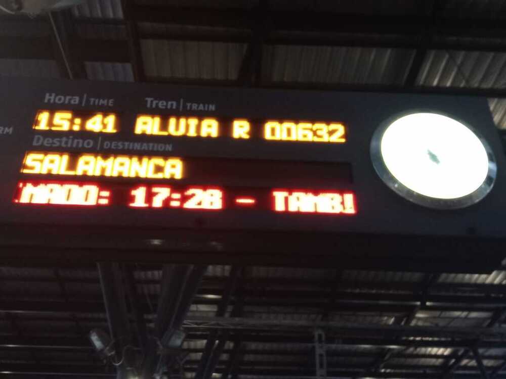 Dos horas de retraso en los Alvia a Galicia y Salamanca