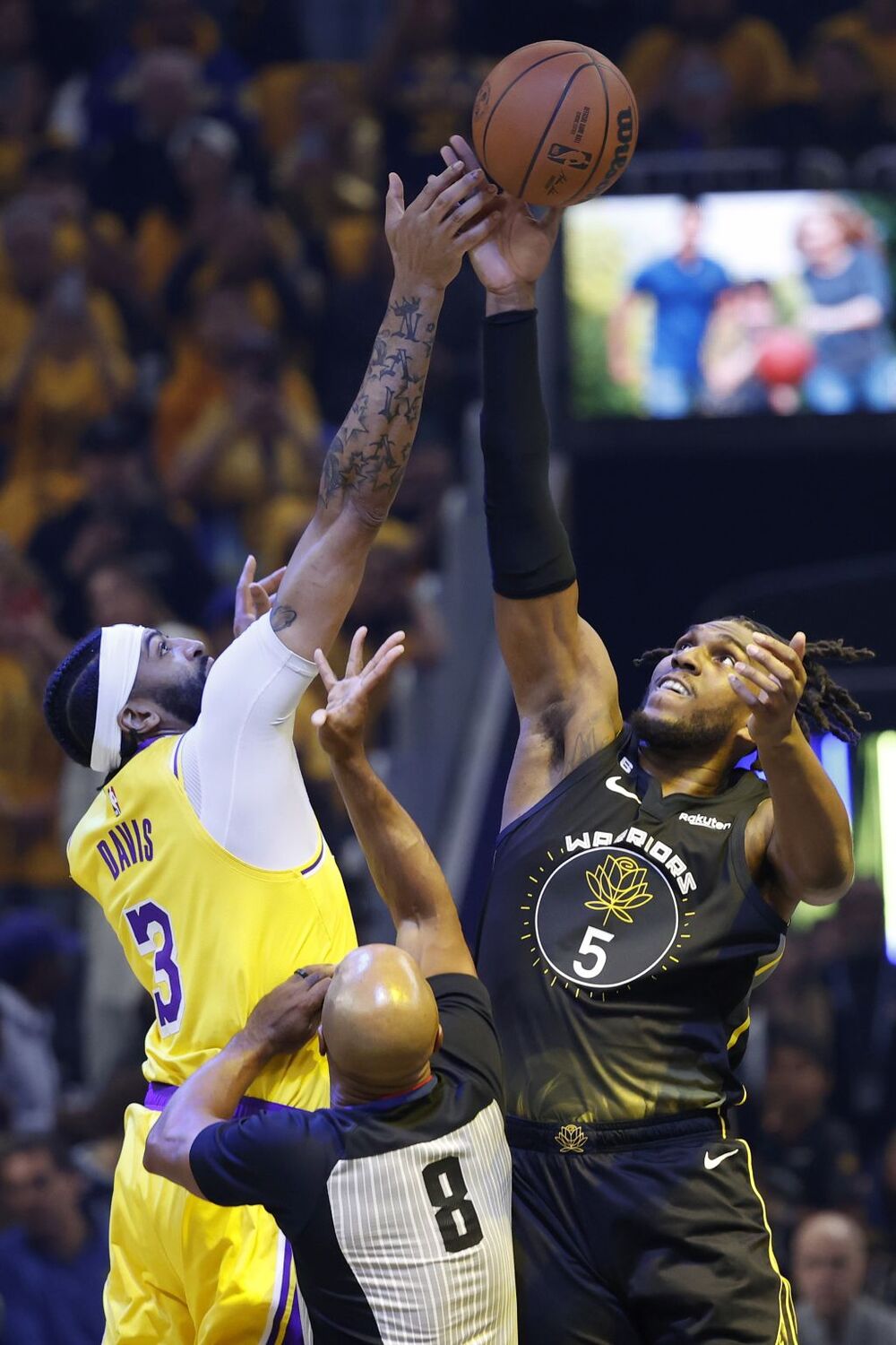 NBA Playoffs - Los Angeles Lakers at Golden State Warriors  / JOHN G. MABANGLO