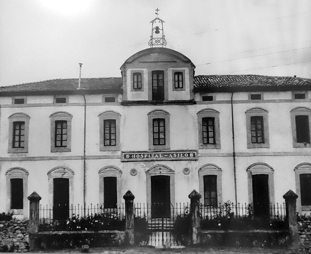 La primera sede da la residencia, que fue pasto de las llamas en 1965. 