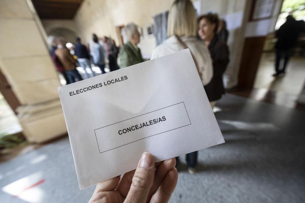 Papeleta de las elecciones municipales.  / VALDIVIELSO