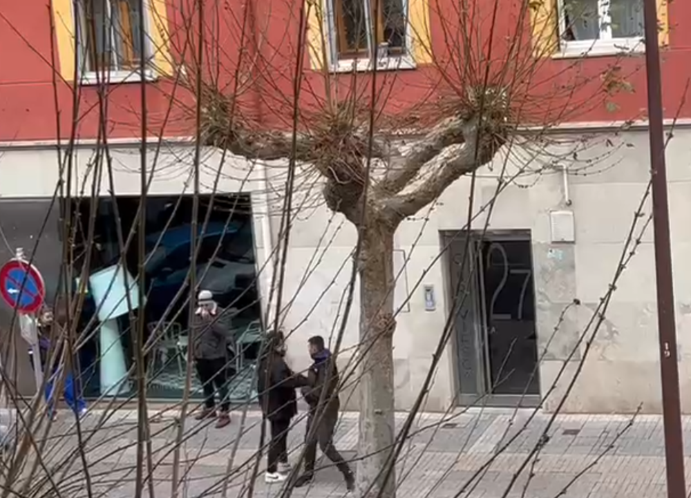 Vecinos de la calle Briviesca, hartos de las peleas en la zona