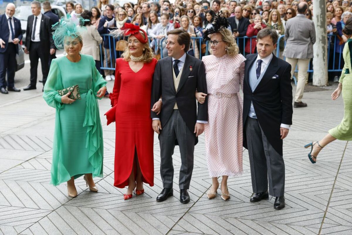 Boda de José Luis Martínez-Almeida con Teresa Urquijo  / J.J. GUILLÉN