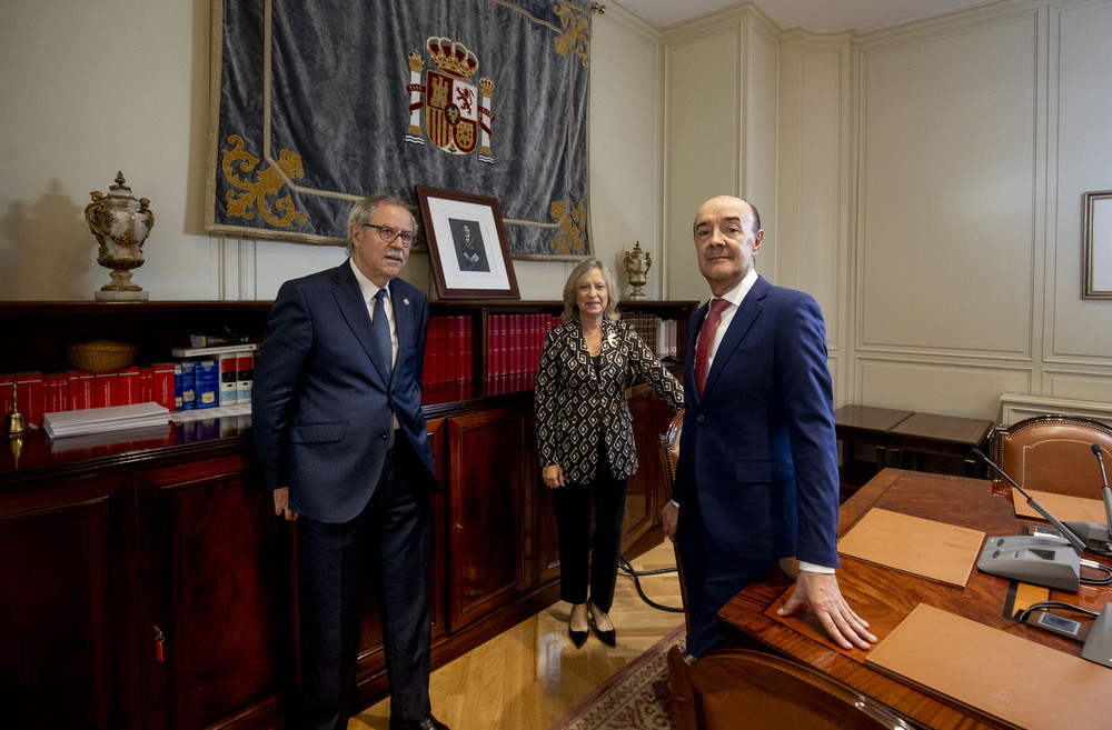 Luis Martín (i), Gema Espinosa y José Eduardo Martínez, esta semana en la sede del Consejo General del Poder Judicial.