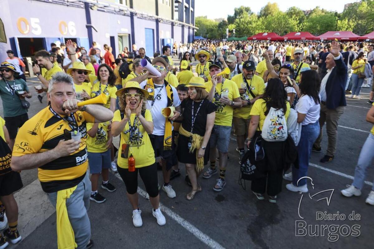 El Aparejadores hace historia y se proclama campeón de la Copa del Rey de rugby al imponerse al VRAC (19-20).  / LUIS LÓPEZ ARAICO