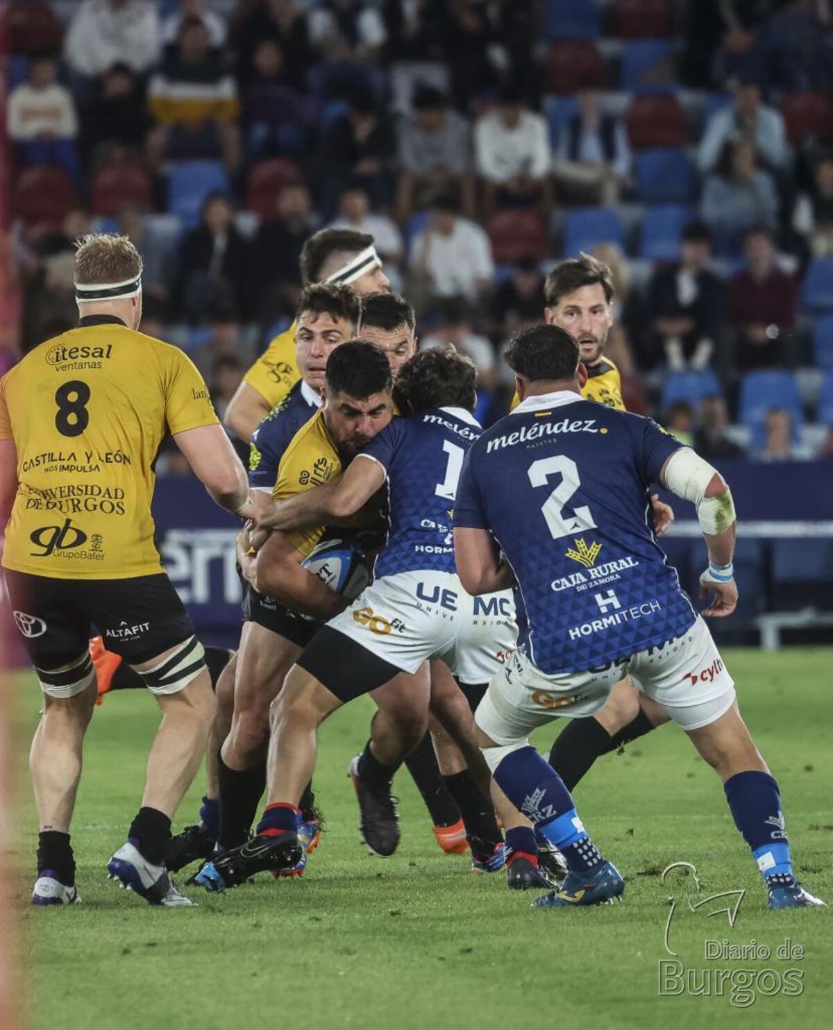 El Aparejadores hace historia y se proclama campeón de la Copa del Rey de rugby al imponerse al VRAC (19-20).  / LUIS LÓPEZ ARAICO