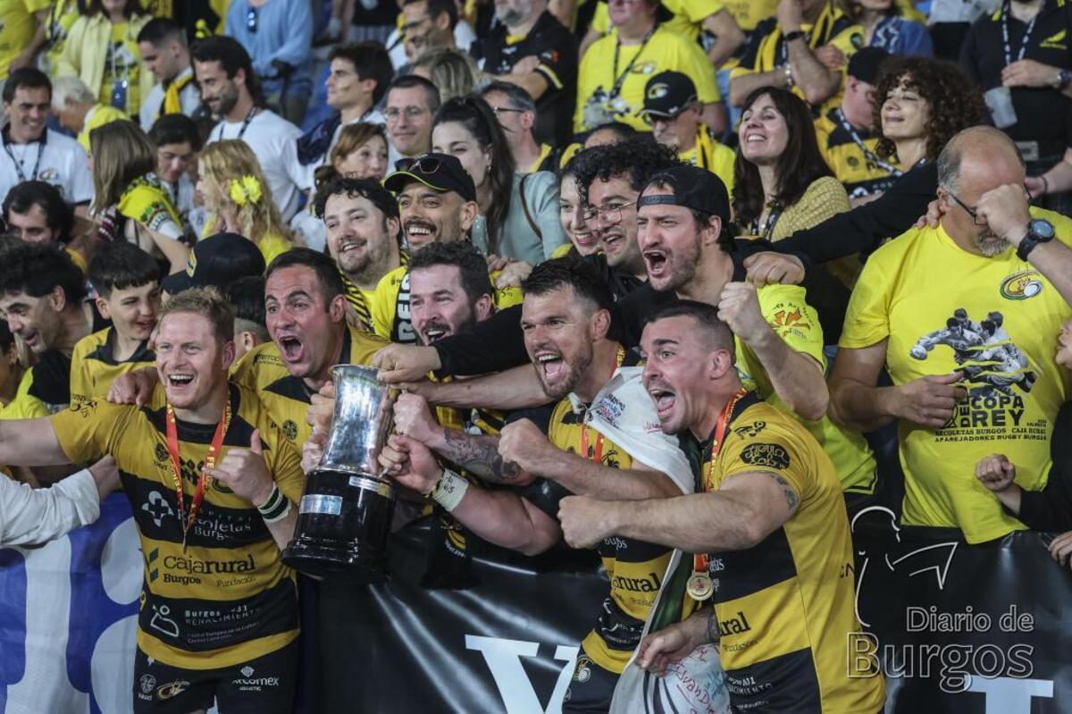 El Aparejadores hace historia y se proclama campeón de la Copa del Rey de rugby al imponerse al VRAC (19-20).  / LUIS LÓPEZ ARAICO