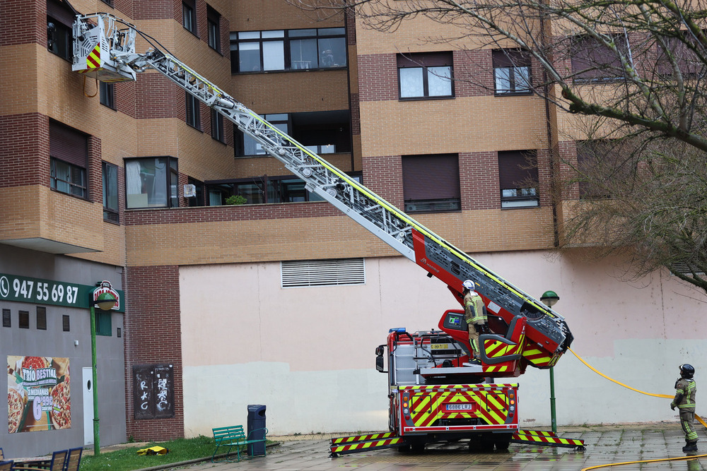 Los Bomberos de Burgos han actuado en un piso del número 8 de la calle San Roque, junto al edificio de Telefónica.