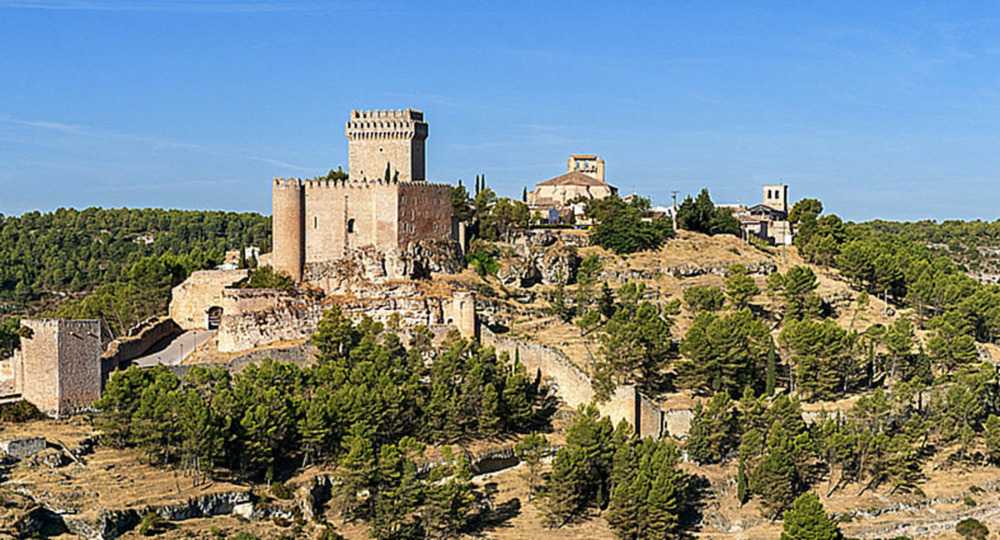 El castillo de Alarcón domina la villa medieval. - Foto: © Turismo de Castilla La Mancha