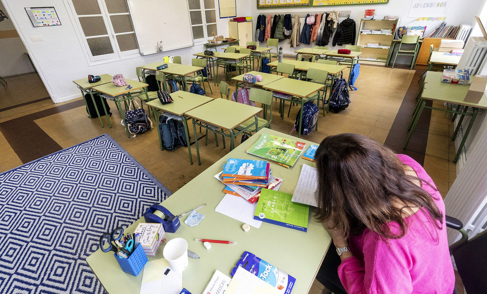 El descenso de la natalidad, que lleva mucho tiempo cebándose en las escuelas rurales, comienza a notarse ya en colegios de la ciudad. 