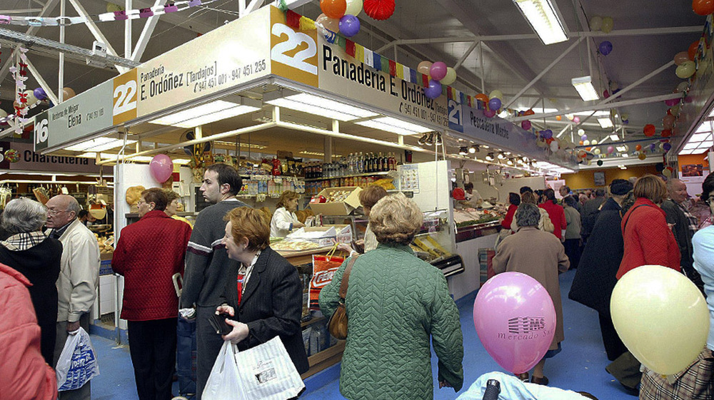 Los clientes se sumaron al ambiente festivo en el primer aniversario de la estructura provisional.