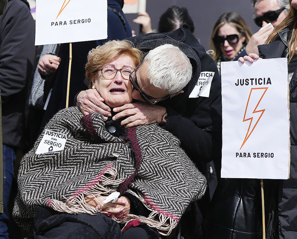 Familiares de Sergio Delgado en una manifestación en Madrid. 