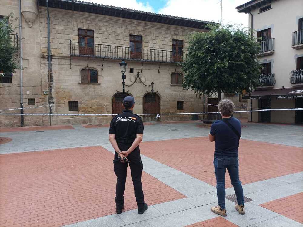 La Policía acordona el Casco Viejo y la Casa de las Cadenas
