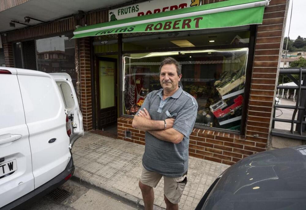 Roberto González | Frutas Robert: Hasta Balmaseda, mal. Cuando se ponen a arreglarlo, solo parchean y eso es pan para hoy y hambre para mañana.