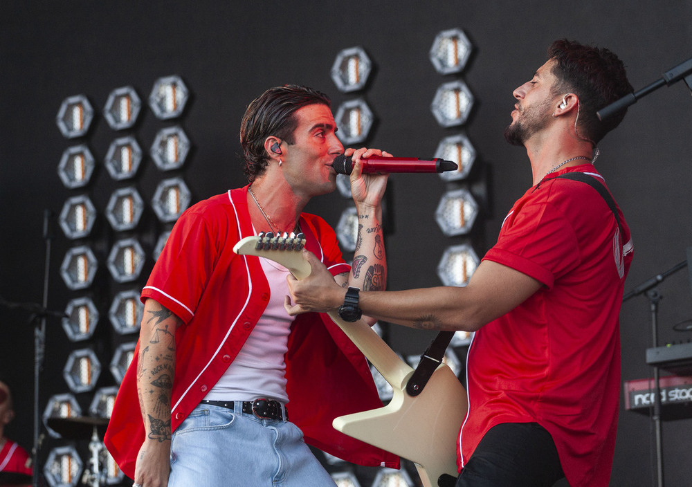 Álvaro de Luna sube a Andrés Ferreiro a cantar 'Años 80'