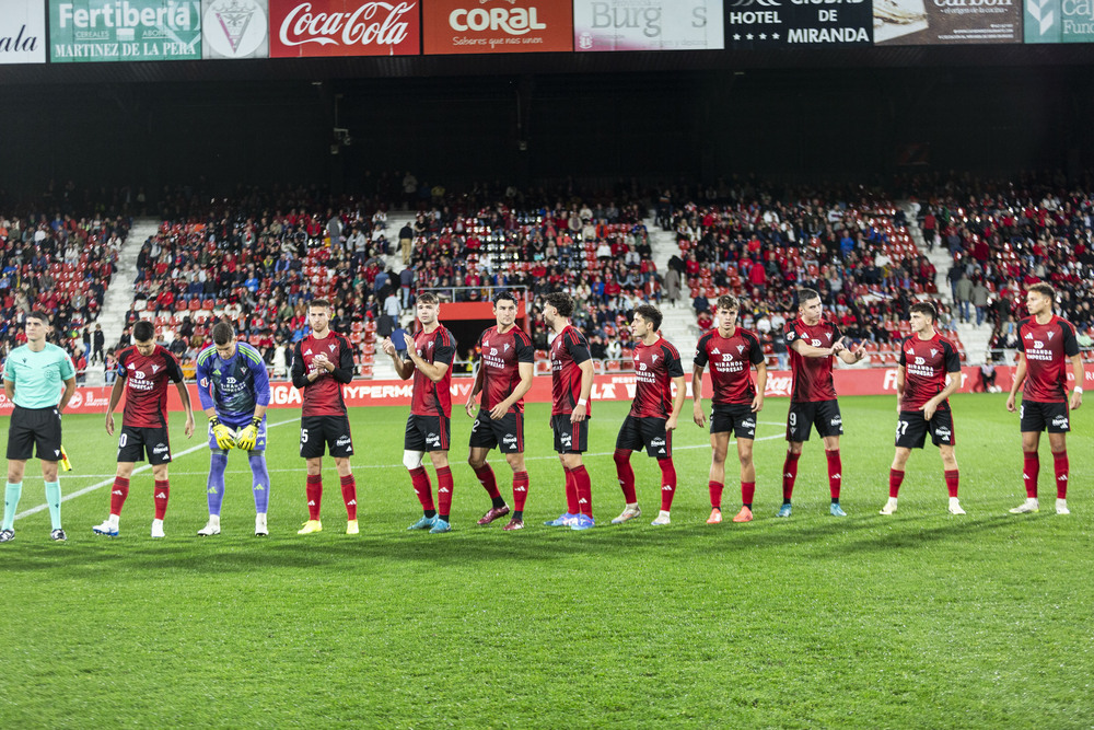 EN DIRECTO | El Mirandés recibe a un necesitado Cádiz