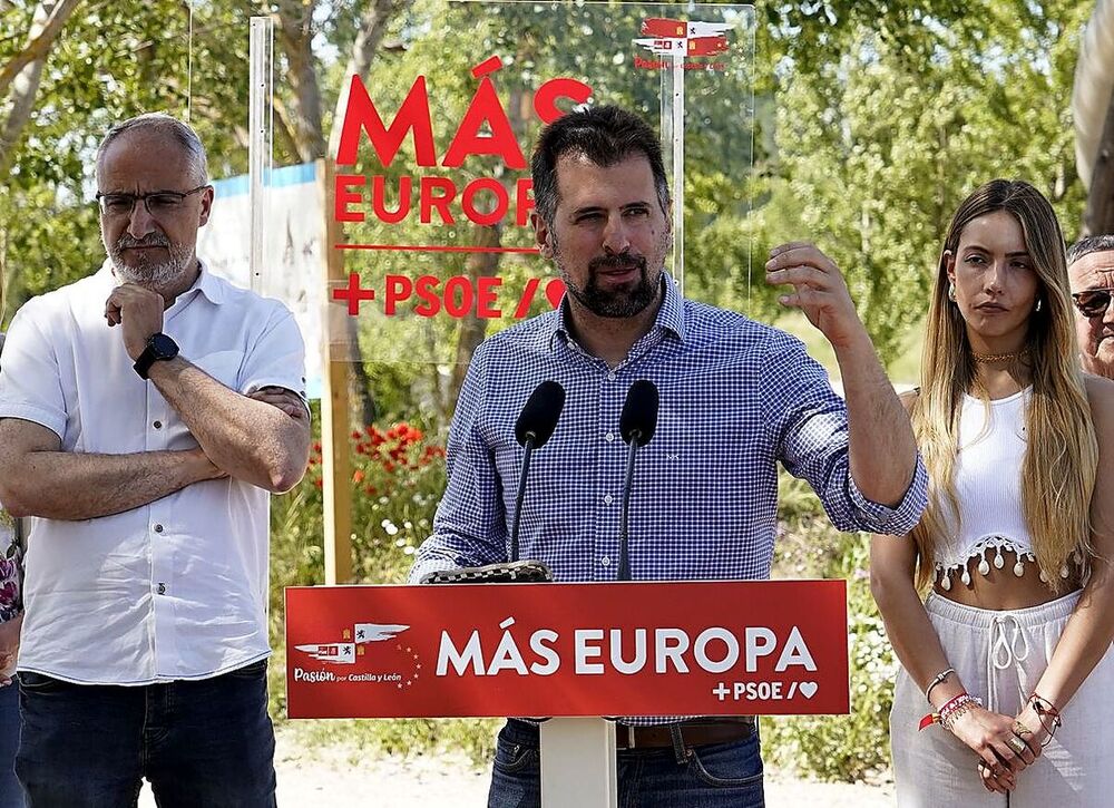 LuisTudanca interviene durante un acto de campaña celebrado ayer en Ponferrada.
