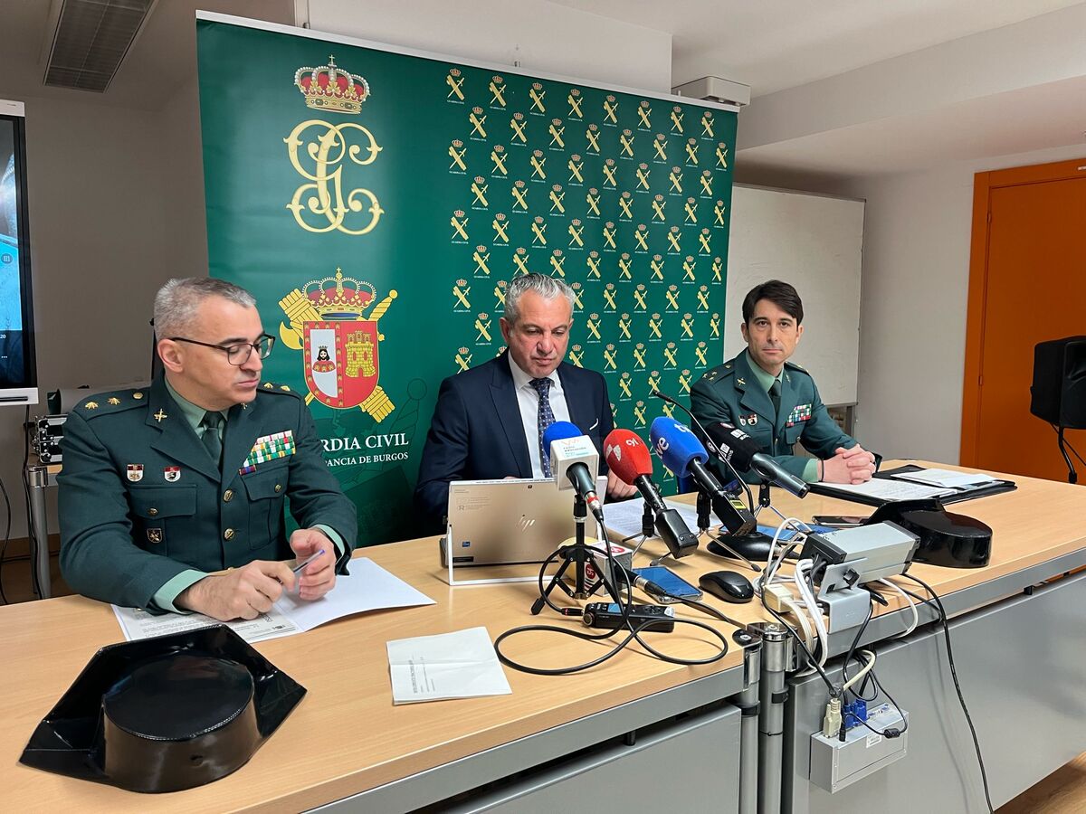 Desmantelado en un edificio de viviendas de Gamonal un taller y depósito de explosivos con más de 60 kilos de precursores.  / GUARDIA CIVIL