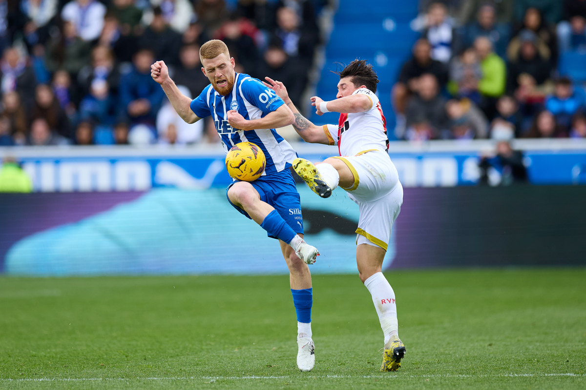 Deportivo Alaves v Rayo Vallecano - LaLiga EA Sports  / AFP7 VÍA EUROPA PRESS