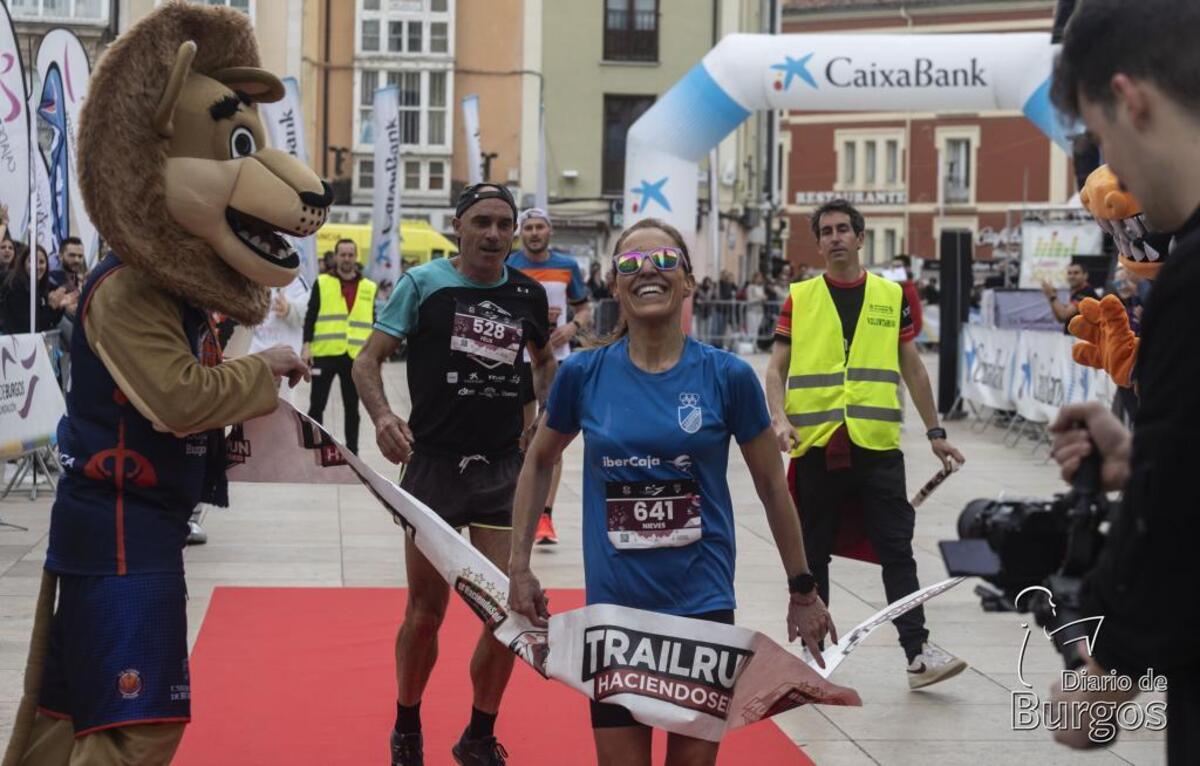 El III Trail Run Haciendo Sed sumó un nuevo éxito deportivo y organizativo con su apuesta  por acercarse al corazón de la ciudad. Más de 900 participantes dieron brillo a esta actividad.  / PATRICIA