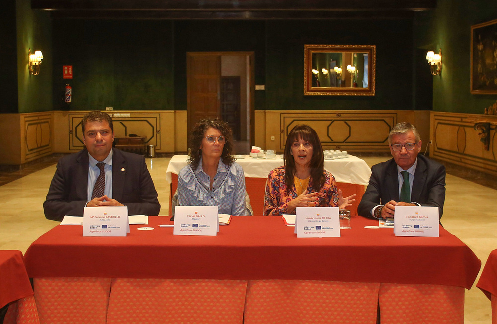 Carlos Gallo, presidente de Sodebur, Carmen Castrillo, alcaldesa de Lerma, Inmaculada Sierra, diputada provincial, y José Antonio Yagüe, director técnico de Burgos Alimenta (de i. a d.).