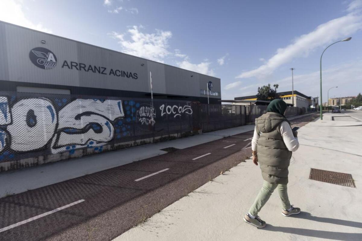 Ruinas y abandono ensombrecen la remodelación del polígono industrial Burgos Este.  / PATRICIA